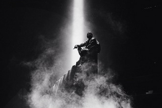 Kanye West 于「The Yeezus Tour」演唱会上对 Mark Parker，Oprah Winfrey，MTV VMA 进行评击