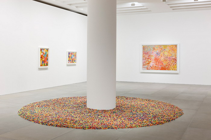 Damien Hirst 与 Felix Gonzales-Torres 共同打造「Visual Candy」装置艺术展