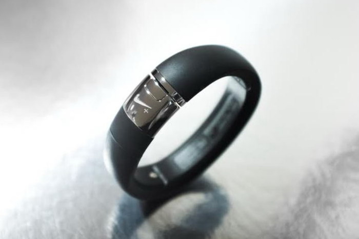 Nike+ FuelBand METALUXE SE「Silver Edition」全新版本