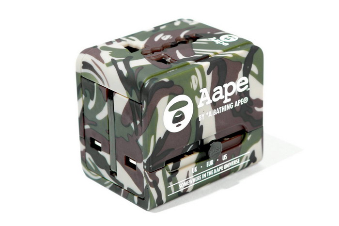 AAPE by A Bathing Ape 旅游适配器