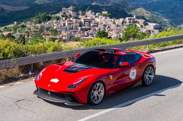法拉利 Ferrari 发表全新 F12 TRS 车款