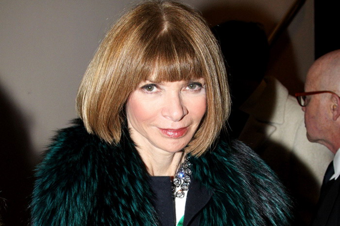 据传《Vogue》每年为 Anna Wintour 提供 $200,000 美元服装津贴