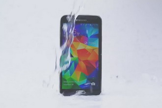 三星 Samsung Galaxy S5 也参与 ALS「冰桶挑战」......