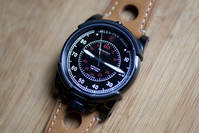 跟随 HODINKEE 一同近赏 CT Scuderia Dashboard 腕表系列
