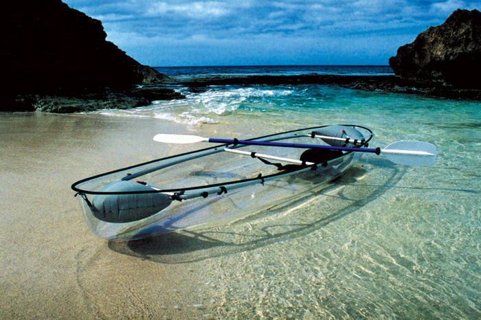 Clear Blue Hawaii 设计公司推出全透明防弹玻璃材质划艇