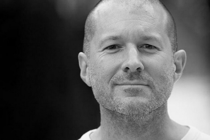 Jony Ive 谈及所设计的第一部手机及 Steve Jobs 对其影响