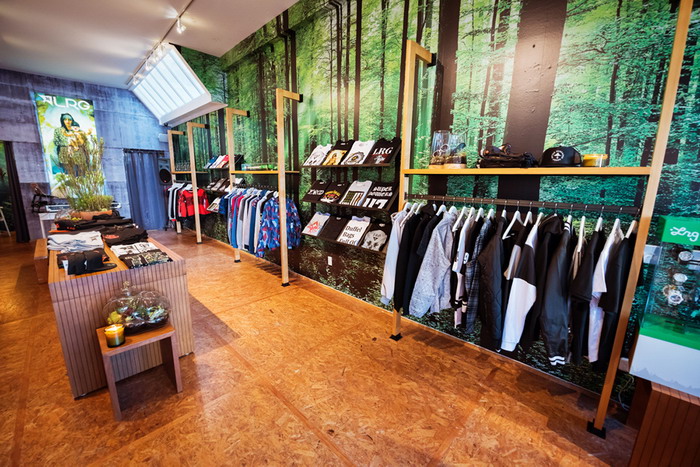 走入 LRG 与 TRUE 最新合作开设的期间限定店舖