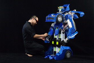 Brave Robotics and Asratec 打造变形金刚机器人