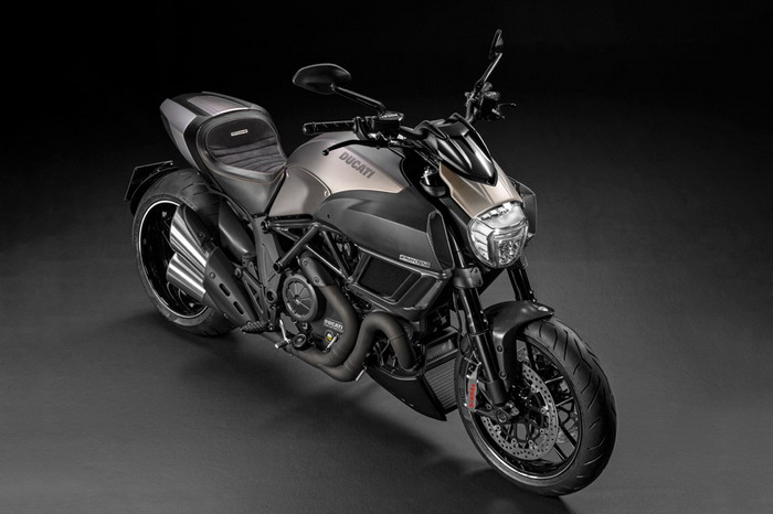 Ducati Diavel 发布全新 Titanium Motorcycle 摩托车款