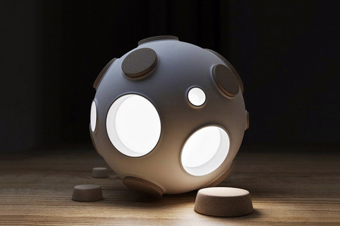 Constantin Bolimond 推出「Armstrong Light Trap」创意灯饰