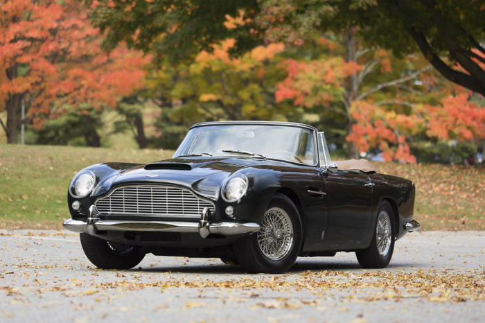 1965 年式样 Aston Martin DB5 古董敞篷跑车拍得 $214 万美元高价