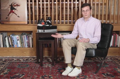 Brad Hall 球鞋开箱影片