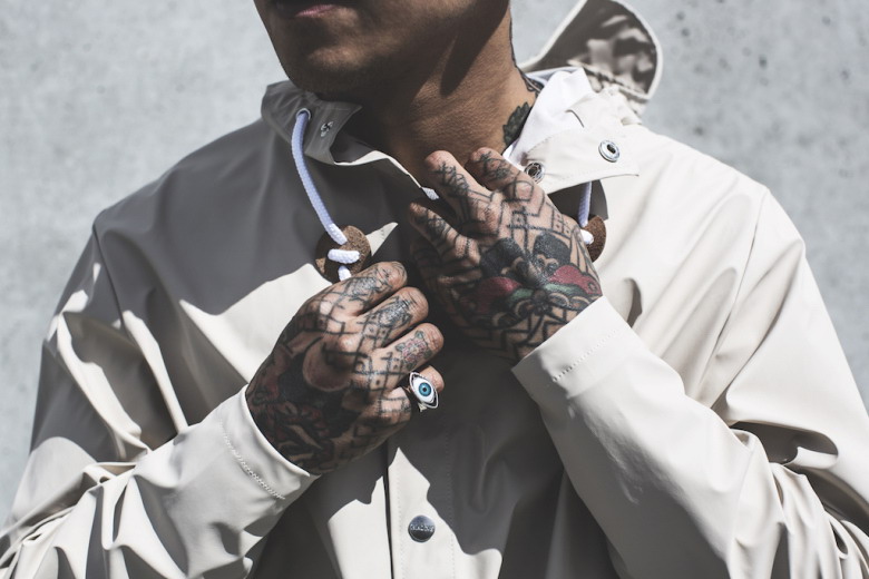 STUSSY Livin' GENERAL STORE × RAINS 2015 春夏联名连帽防雨夹克