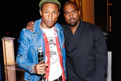 Kanye West 为 Pharrell Williams 颁发 2015 CFDA Fashion Icon 大奖
