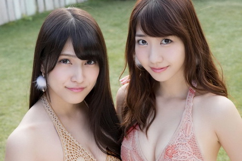 AKB48两大萌妹柏木由纪、入山杏奈性感写真 粉嫩内衣甜美俏皮
