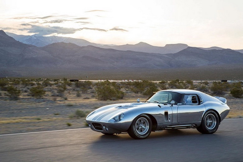 Shelby Cobra Daytona Coupe 50 周年限量版跑车