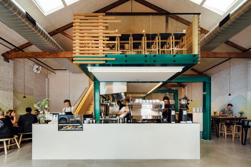 ZWEI 将墨尔本汽车维修车间改造成现代咖啡馆
