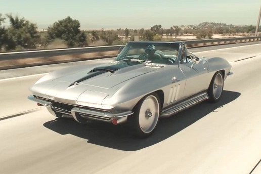 1965 年 Cherrolet Corvette Stingray 中古超跑出没注意！