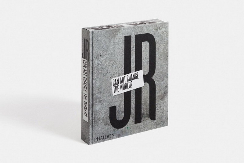 PHAIDON 推出 JR. 作品集《Can Art Change The World?》