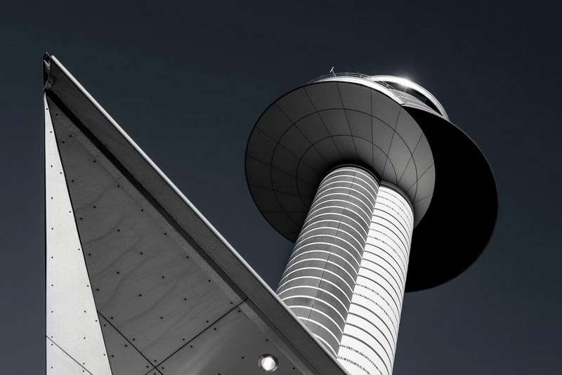 《Art of the Airport Tower》书籍呈现机场塔台超凡建筑美感