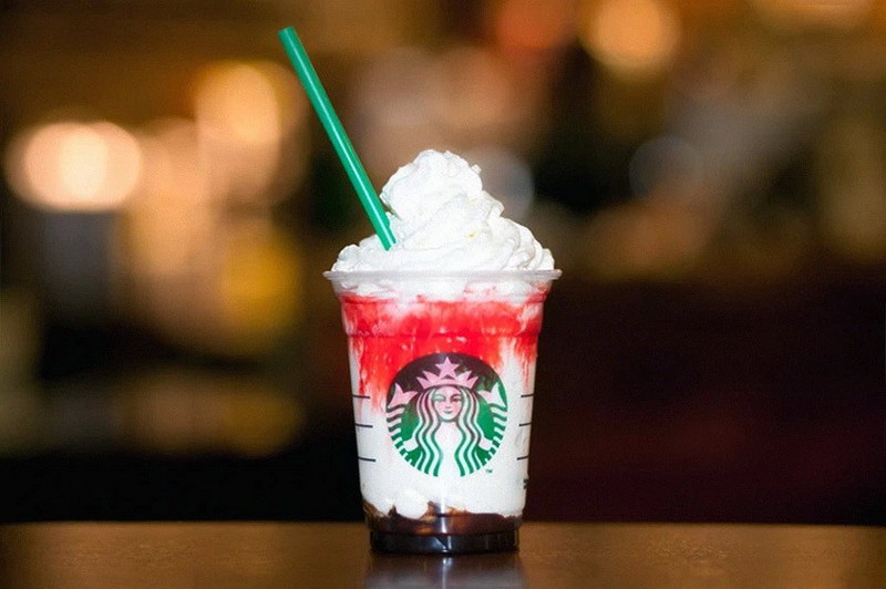 星巴克 Starbucks 推出血色 Frappuccino 吸血鬼主题咖啡饮品