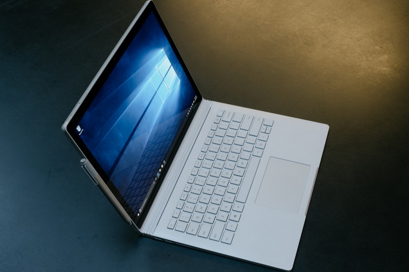 微软的 Surface Book 基本上是没法自己修的