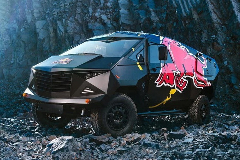 Red Bull × Land Rover 打造隐形战车 Party Van