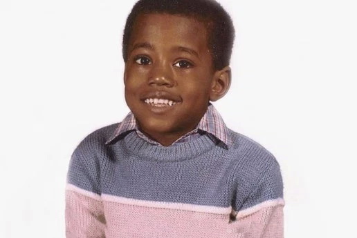 12 岁 Kanye West 说唱视频惊现网络