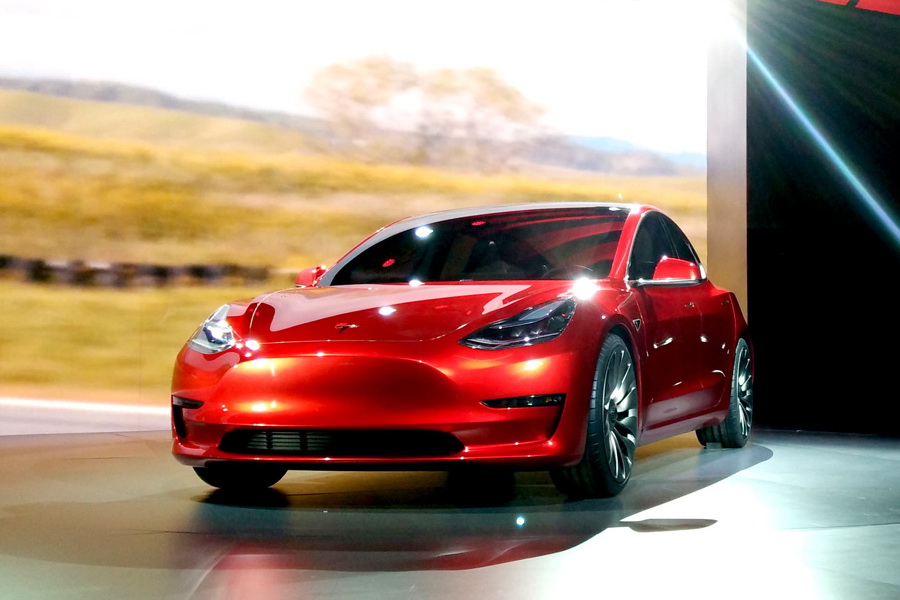 Tesla 真的完全低估了 Model 3 对消费者的吸引力