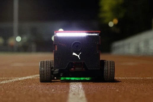 PUMA 最新研发 BeatBot 跑步训练机器人