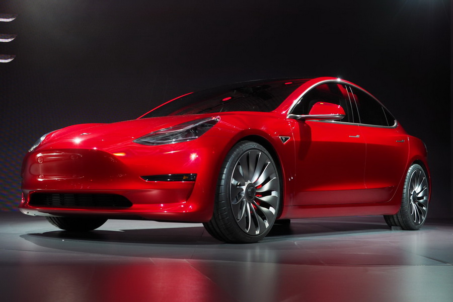 特斯拉 Tesla 为制造 Model 3，出售股票集资 20 亿美元