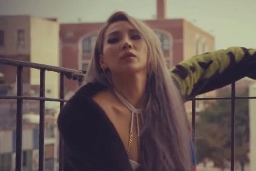 K-Pop 巨星 Rapper CL 释出全新单曲《Lifted》MV
