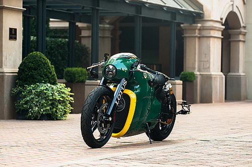 路特斯 Lotus C-01 科幻重机现身 Mecum 拍卖会