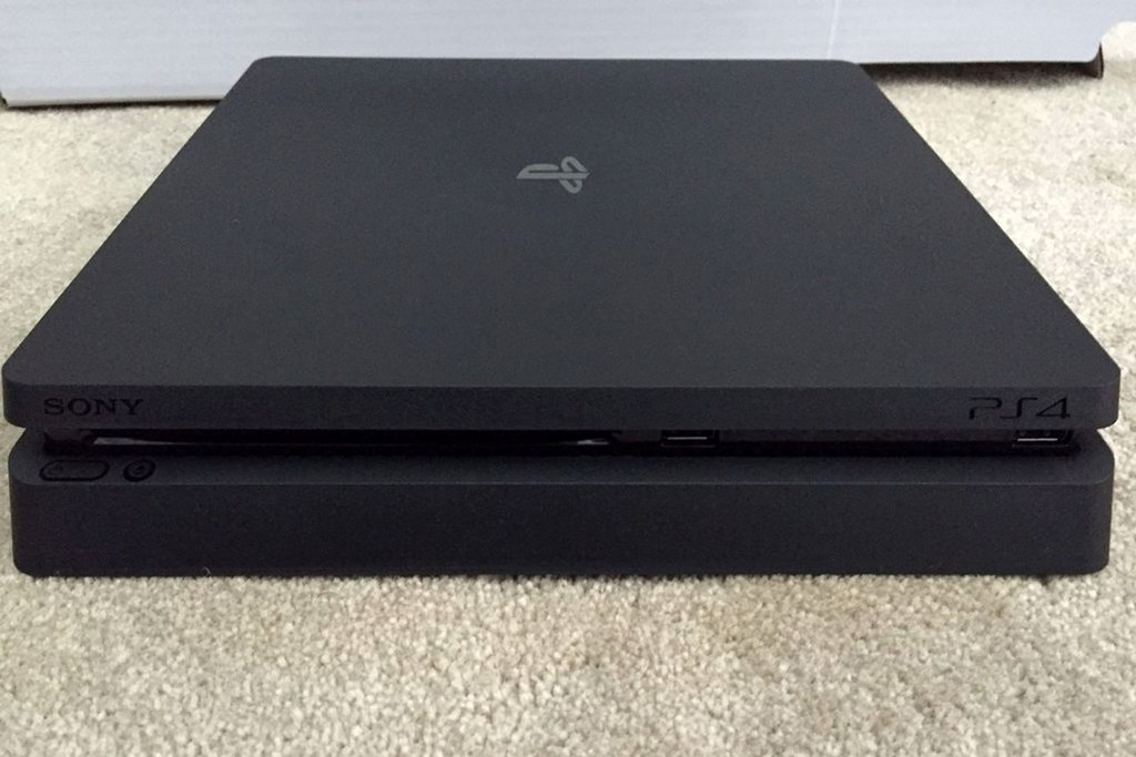 换新设计的索尼 PS4 突然在网上曝光