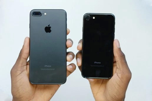 Apple iPhone 7 亮黑与亚黑开箱比较