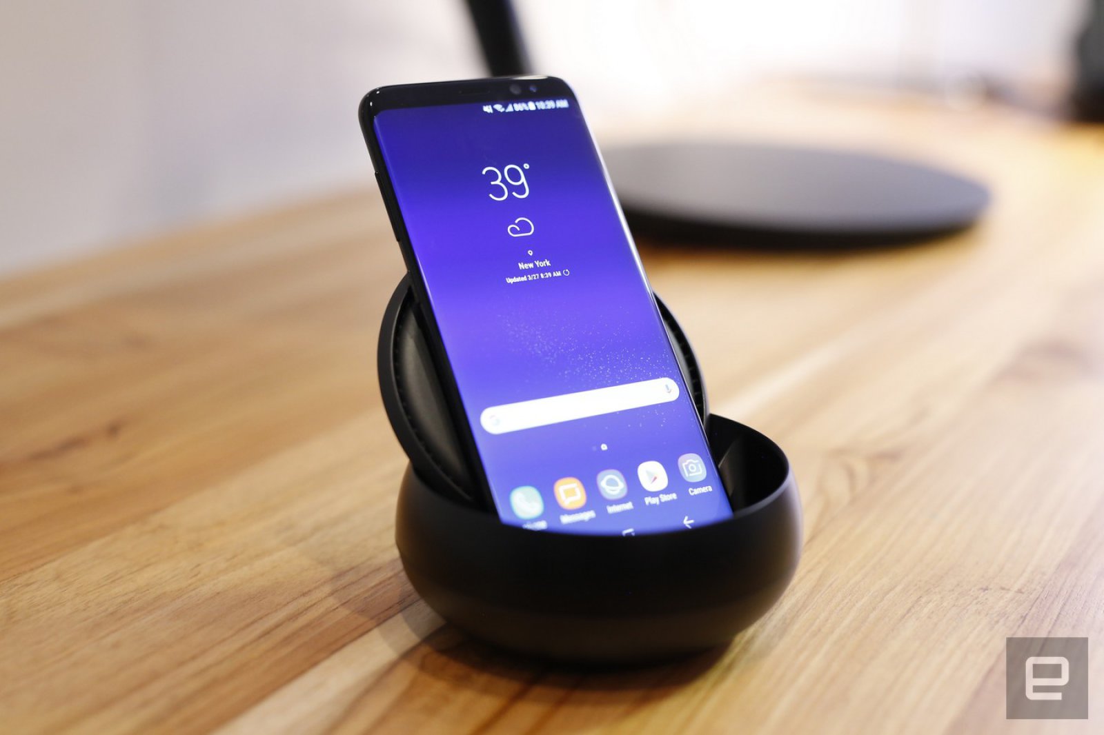三星 Galaxy S8 也可以兼差当台机了