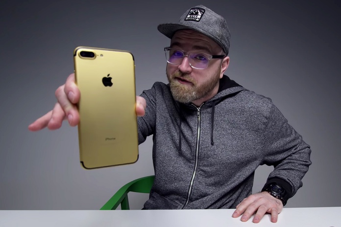 24K 金版本 iPhone 7 开箱视频