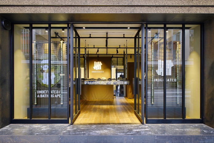 率先走进 UNDEFEATED 香港期间限定店
