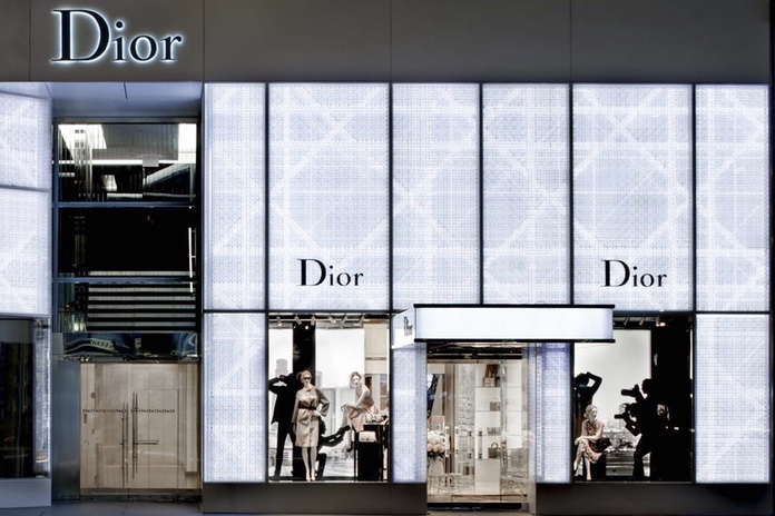 LVMH 集团以 $130 亿美金全面收购 Christian Dior