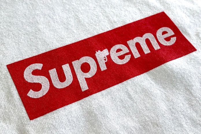 Supreme ×《The Sopranos》Box Logo Tee 以 $5,400 美元发售中