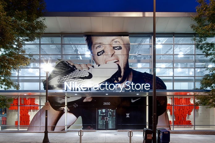 美国一名男子在 Nike Factory Store 偷窃 800 多双球鞋