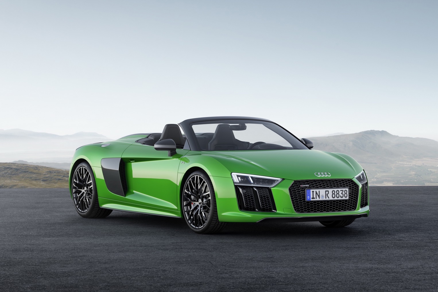 奥迪 Audi 发布 R8 V10 Spyder Plus 敞篷跑车