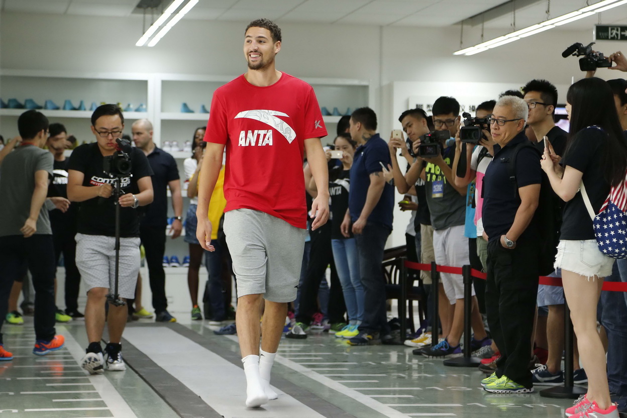 Klay Thompson 与安踏续签 10 年超长合同