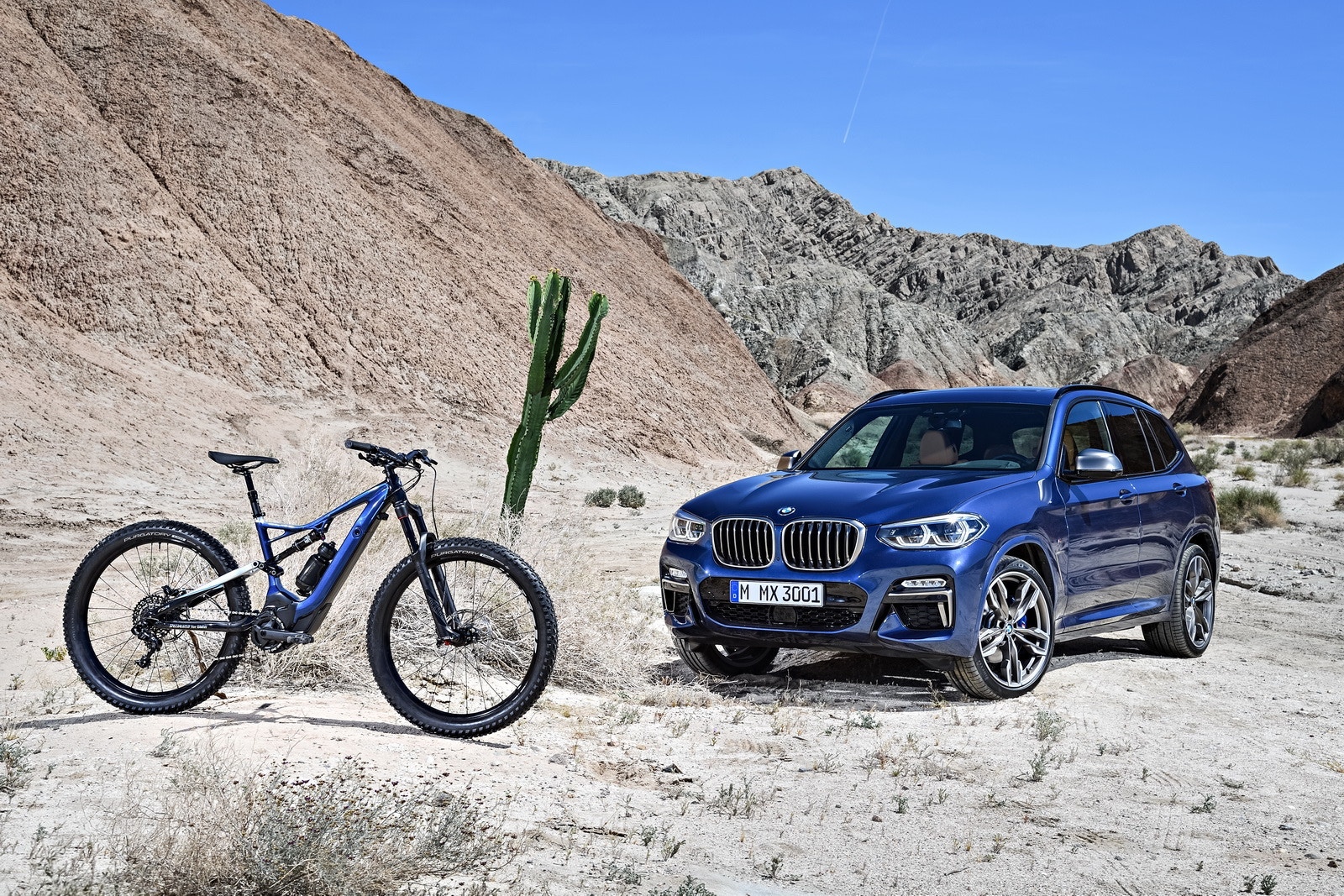 BMW 携手 Specialized 以 2018 X3 为灵感打造联名电动山地自行车