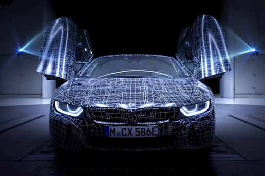 明年上市 - 宝马 BMW i8 Roadster 预告影片震撼出炉