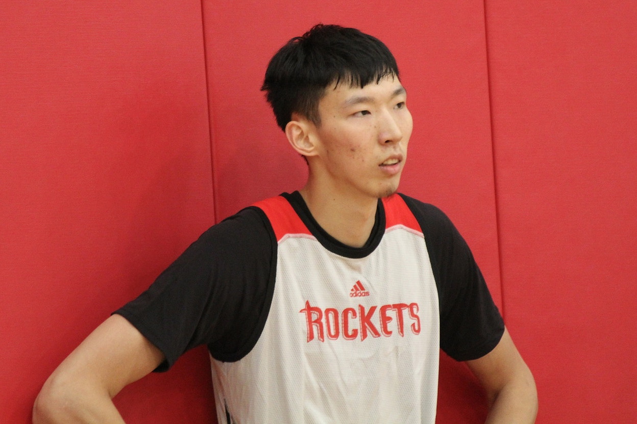 Houston Rockets 正式签下中国球员周琦