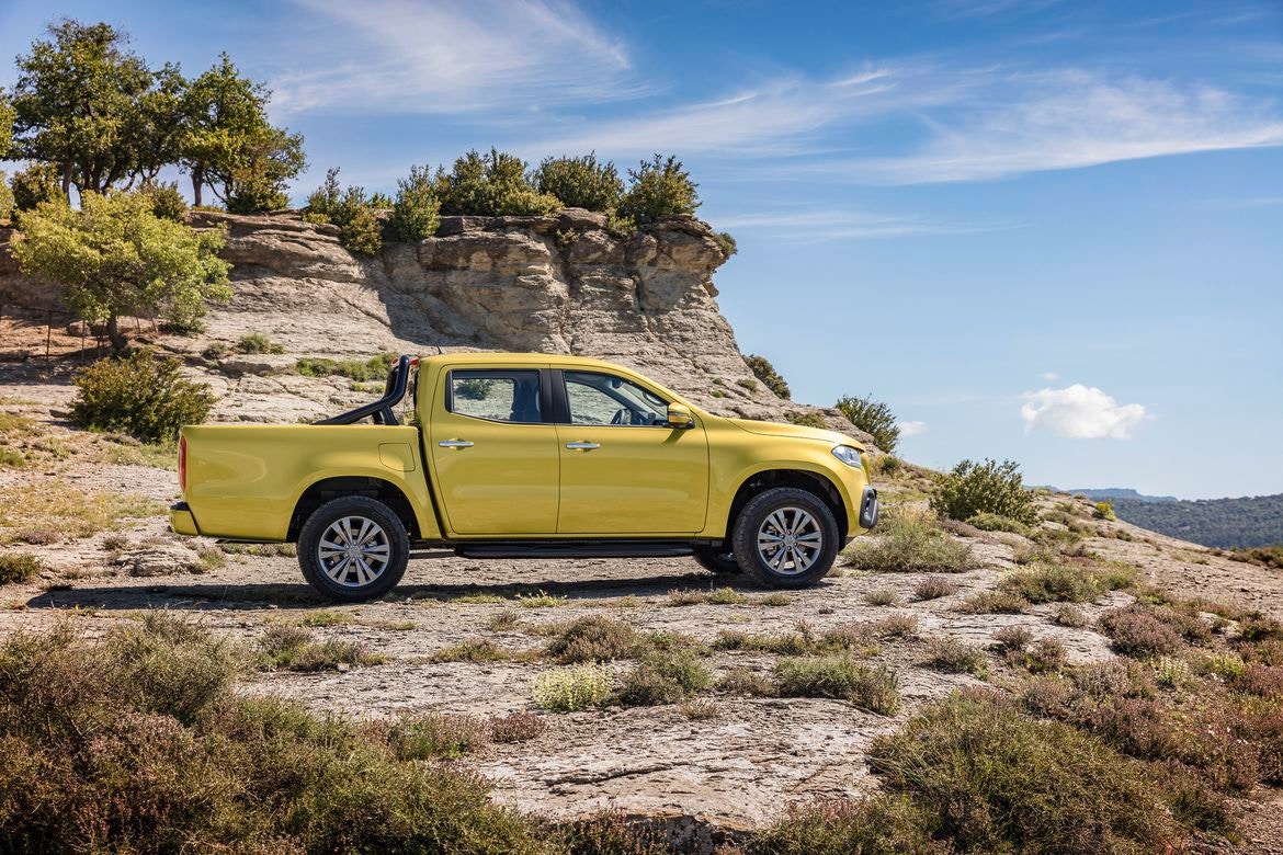 奔驰 Mercedes-Benz 最新 X-CLASS 农夫车正式登场