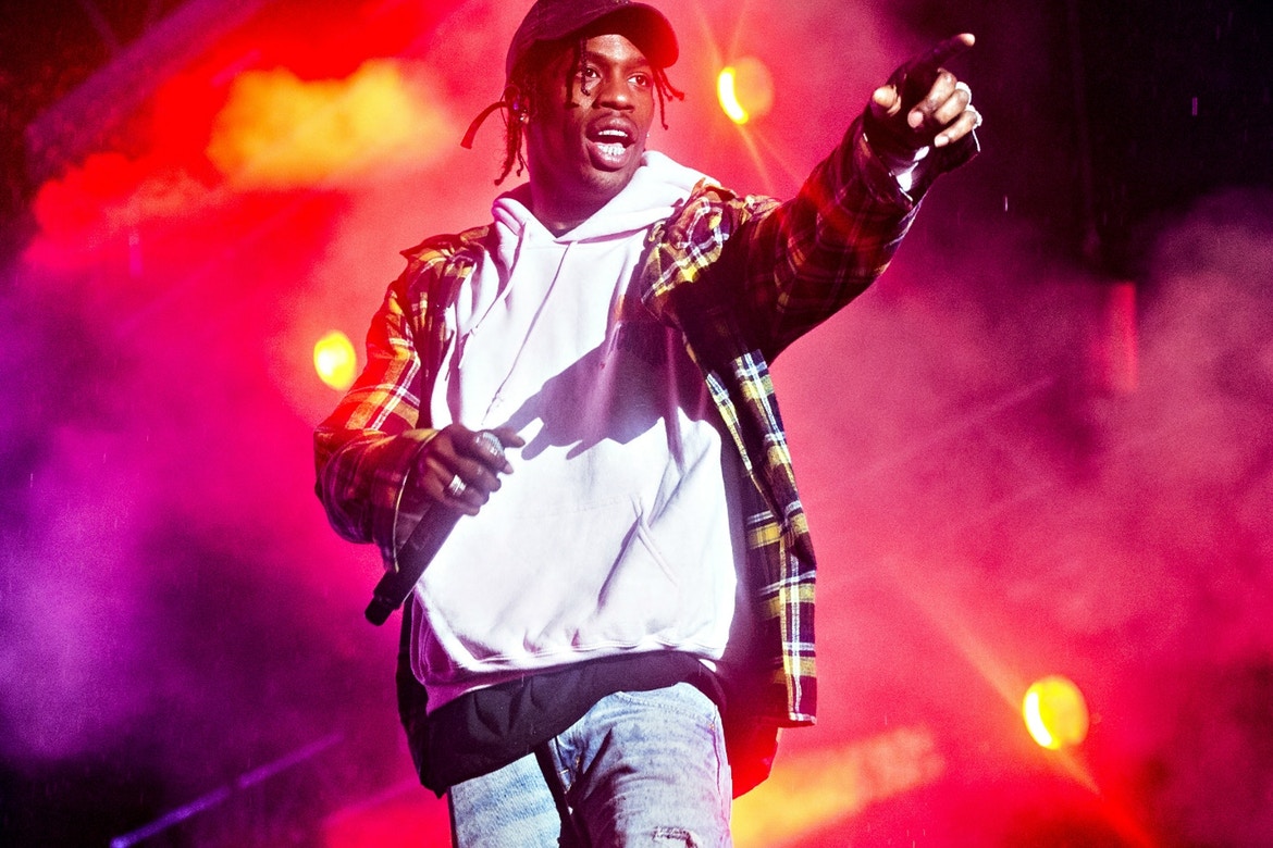Travis Scott 在演唱会上当众指责「手机党」