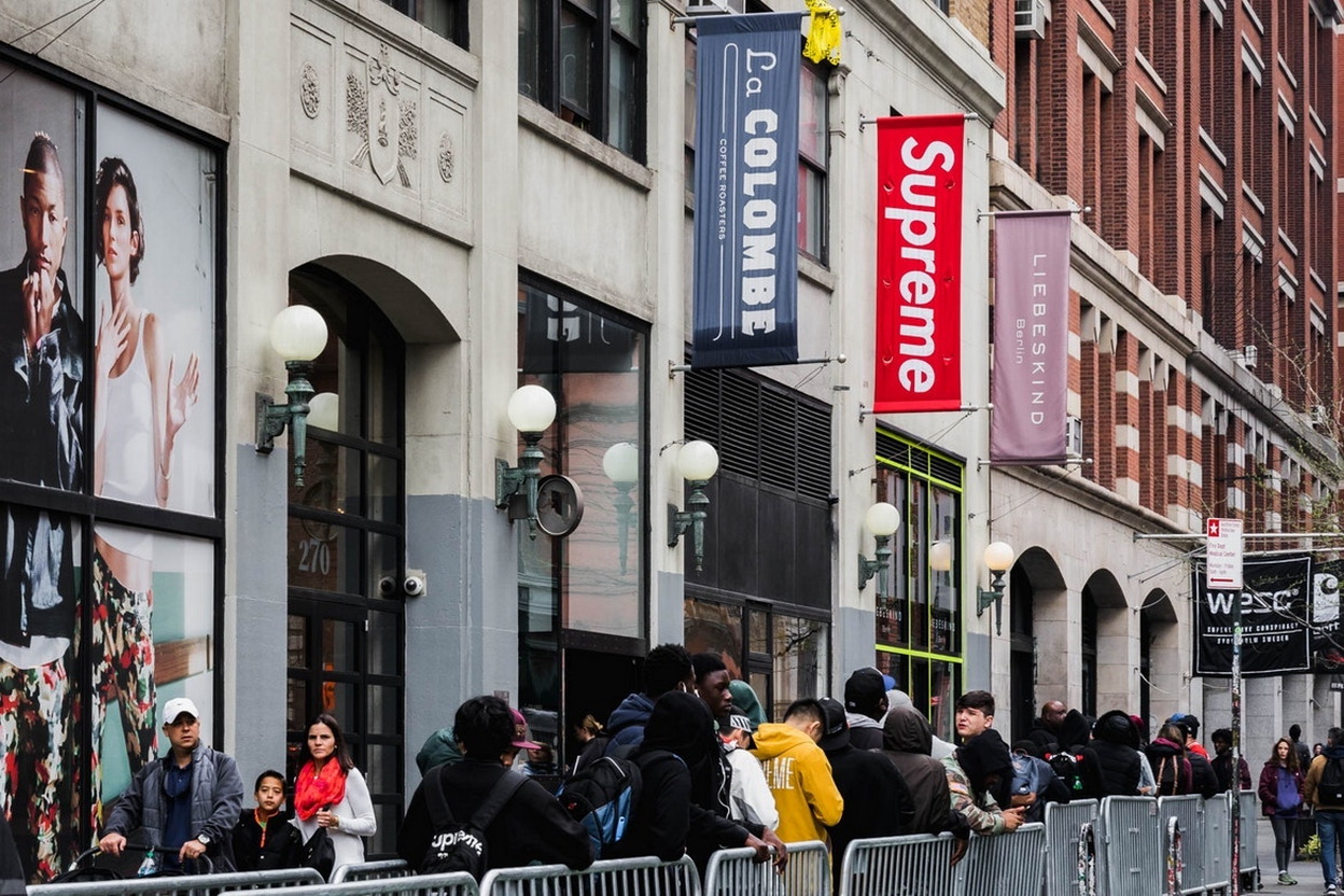 Supreme × Louis Vuitton 纽约期间限定店横额被盗并以天价发售