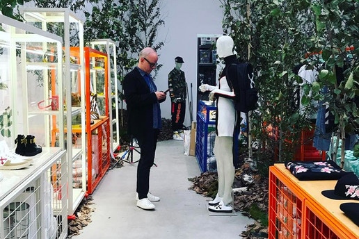 OFF-WHITE 于纽约开设全新官方门店 EM PTY GALLERY